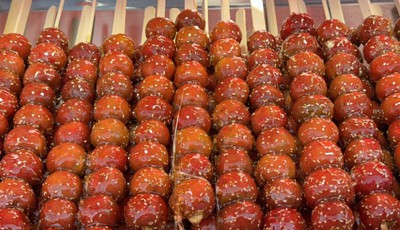 店家备下一万串糖球，“预计一天能卖几万元！”糖球会开幕啦，大鲍岛邀您赶“会”！